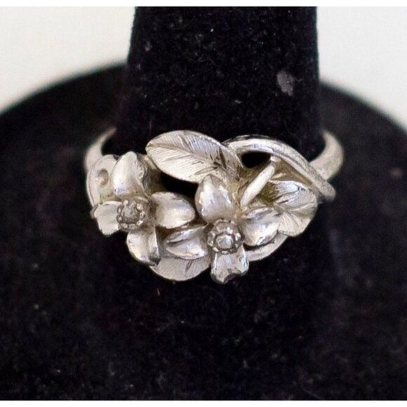 Size 7 1/2, Vintage Silver Tone Art Nouveau Elven Floral Ring by Avon - A26 - Picture 1 of 4